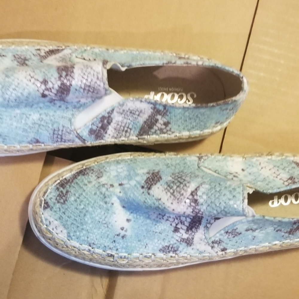 Shoes - Picture 2 of 3